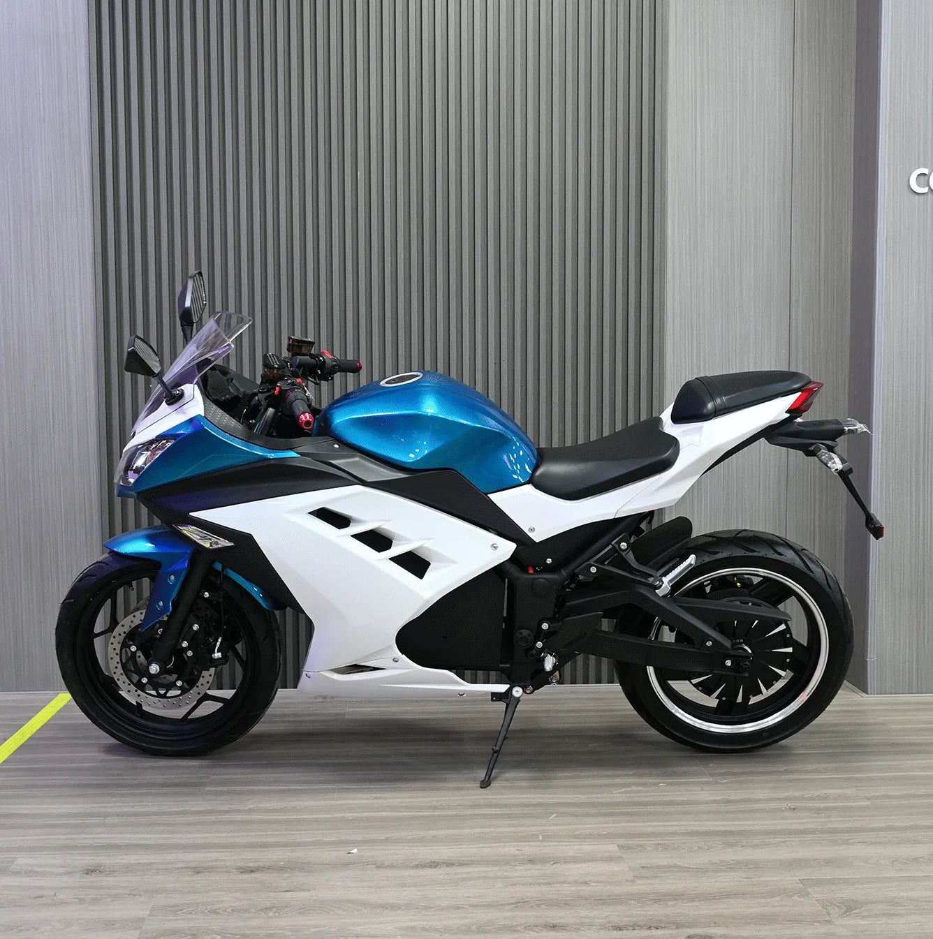 Yzhgb 2026 factory wholesale 72v 2000w high-performance sports powerful high-speed electric motorcycle
