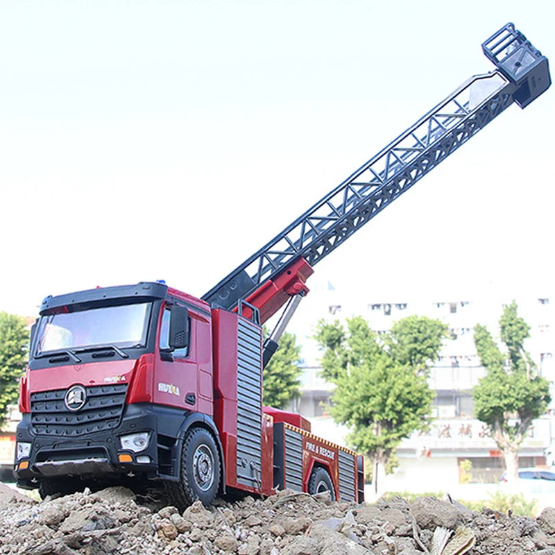 HUINA 1/14 561 2.4G RC Fire Truck Tractor with Sprayable Scaling Ladder Emergency Remote Control Vehicle Model for Collectors